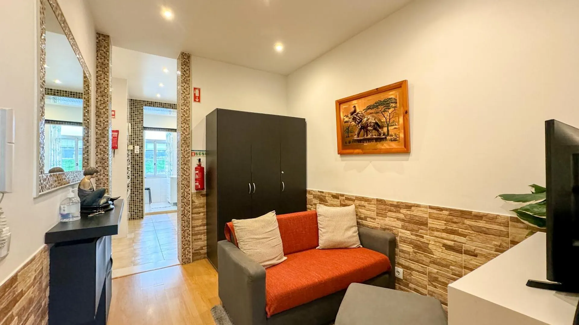 Апартаменты Quiet And Cozy, Easy Access To Lisbon Highlights #1880