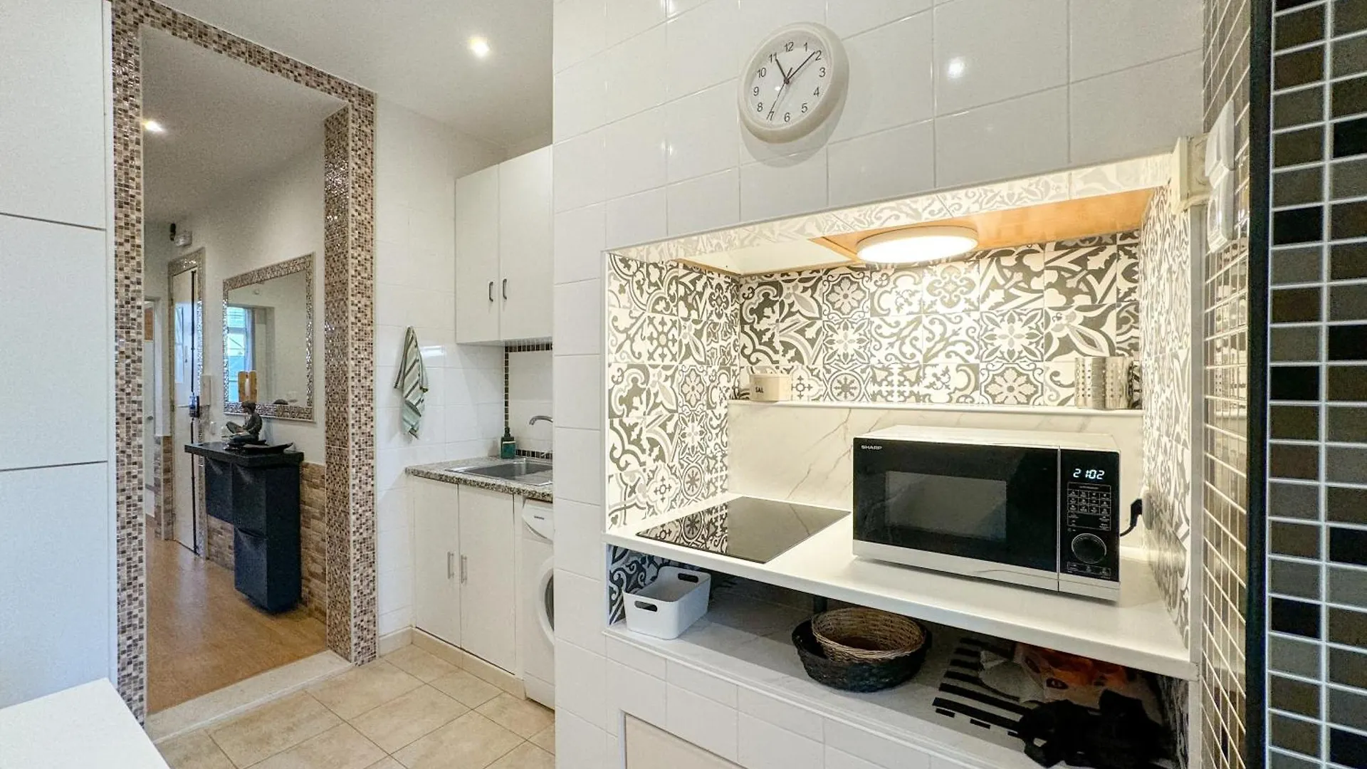 Апартаменты Quiet And Cozy, Easy Access To Lisbon Highlights #1880 0*,  Португалия