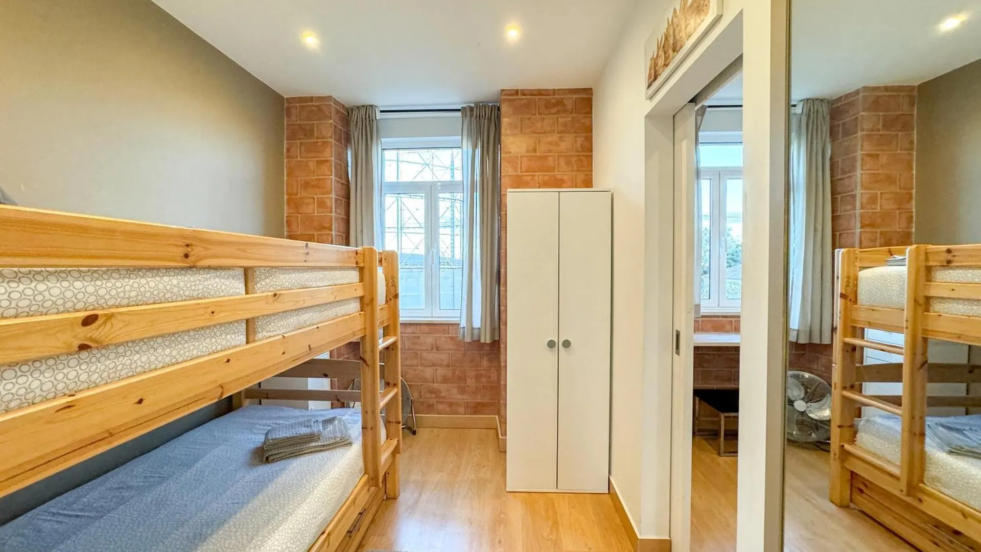 Апартаменты Quiet And Cozy, Easy Access To Lisbon Highlights #1880